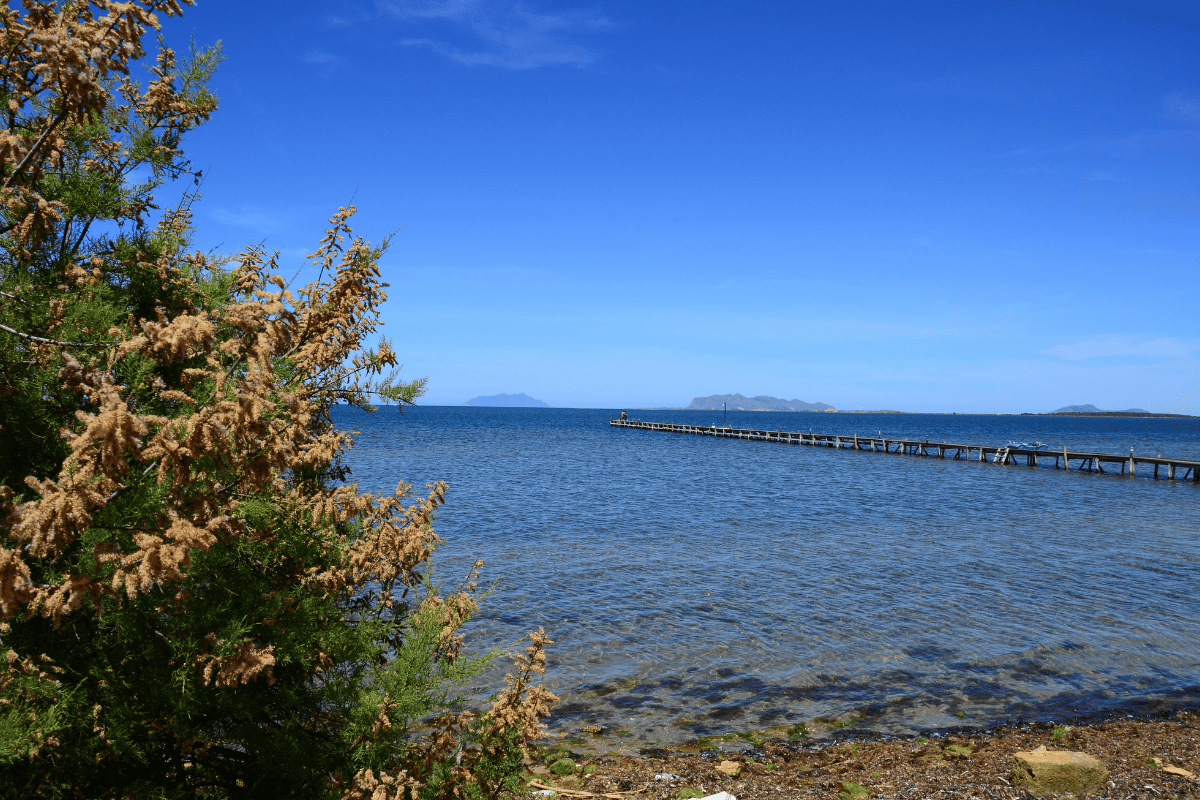 Un pontile nello Stagnone di Marsala con una splendida vista sull'orizzonte