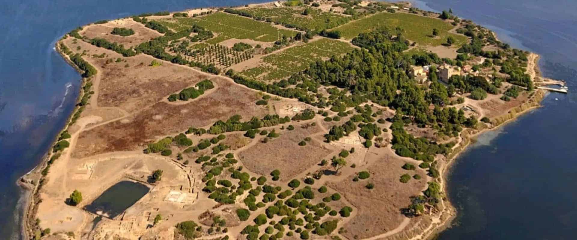 Vista aerea dell'isola di Mothia Trapani, antico sito fenicio nella Riserva Naturale dello Stagnone